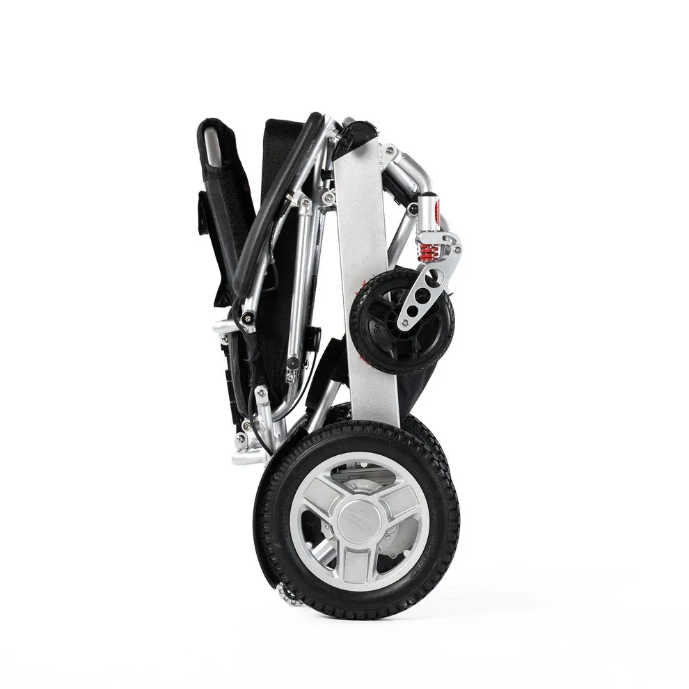 09_CITY_2_PLUS_SILVER_Folded_standing_-_right_side.webp