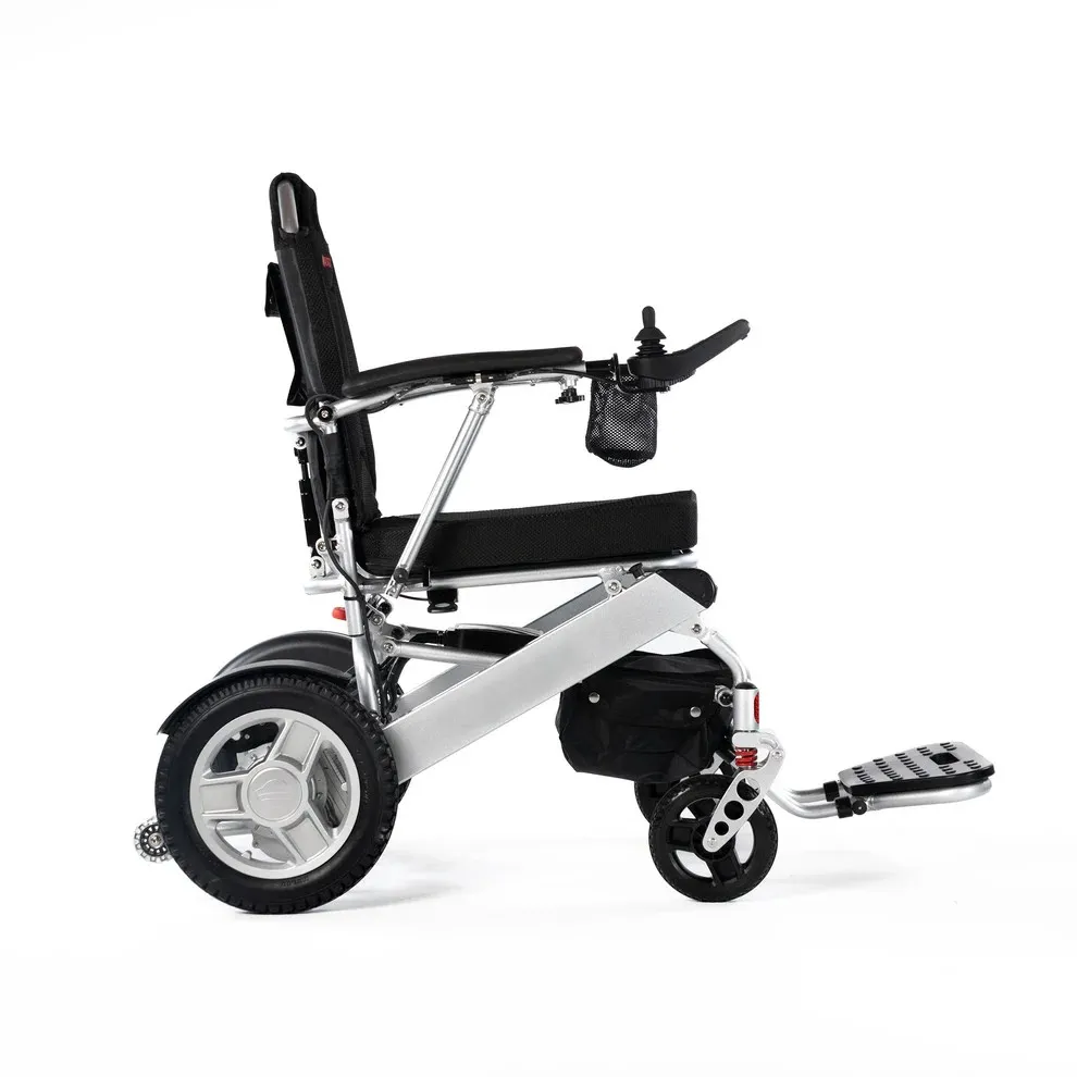 03_CITY_2_PLUS_SILVER_Right_Side.webp